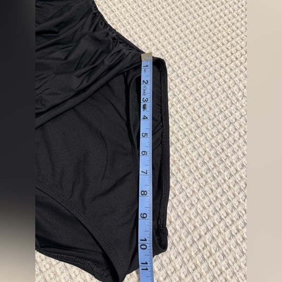 La Blanca Elegant Black Strapless Swimsuit - Picture 13 of 13